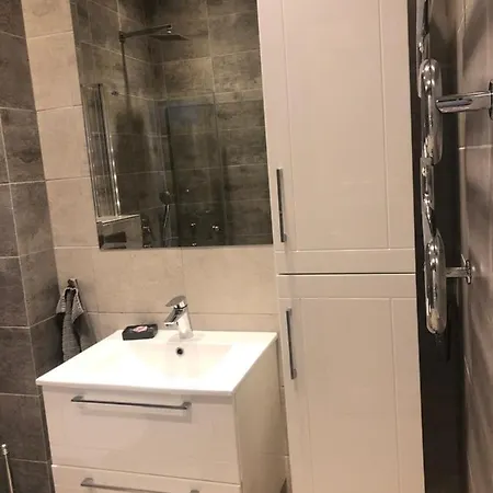 شقة With Sauna Over Two Floors *